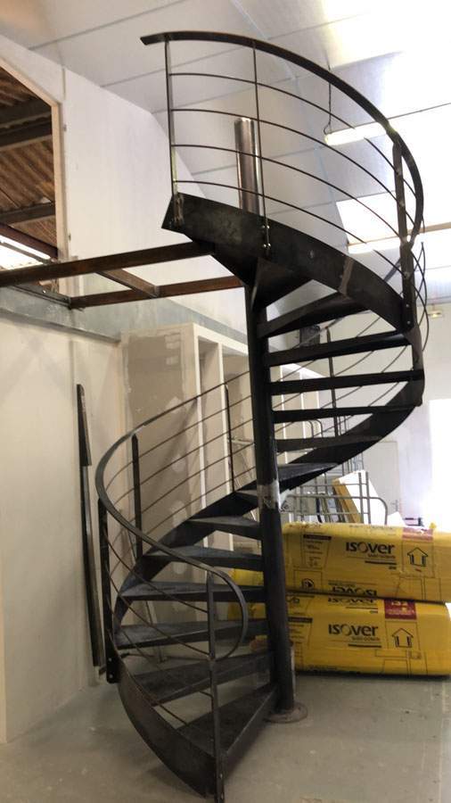 Fabricant d'escalier métallique sur-mesure Mérignac